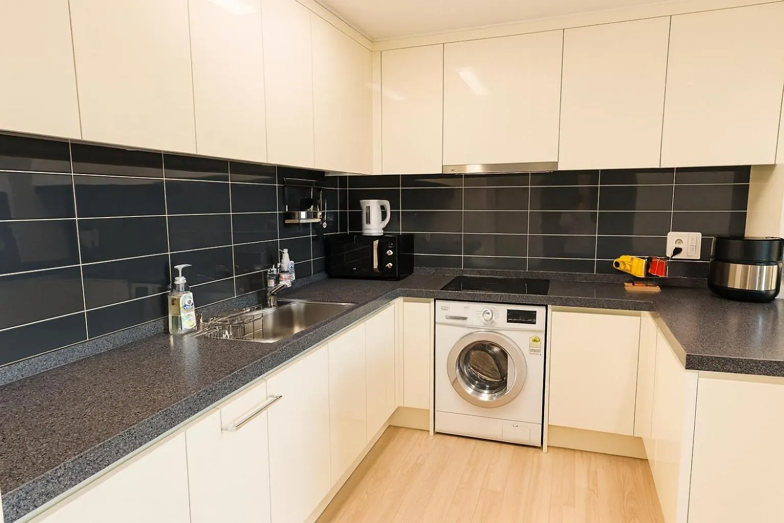 E 2Br 60M2 Newly Built High Floor Apt 2Min To Hyundai Outlet Triple St Incheon 0*,
